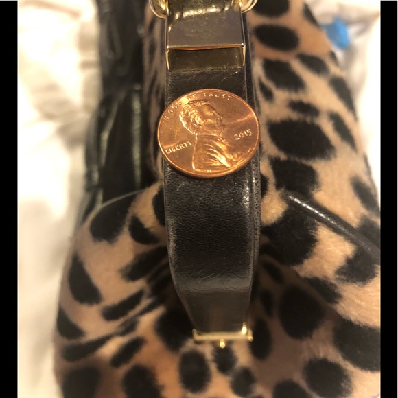 NECESSARY OBJECTS Faux leopard Fur Satchel. - Picture 13 of 16